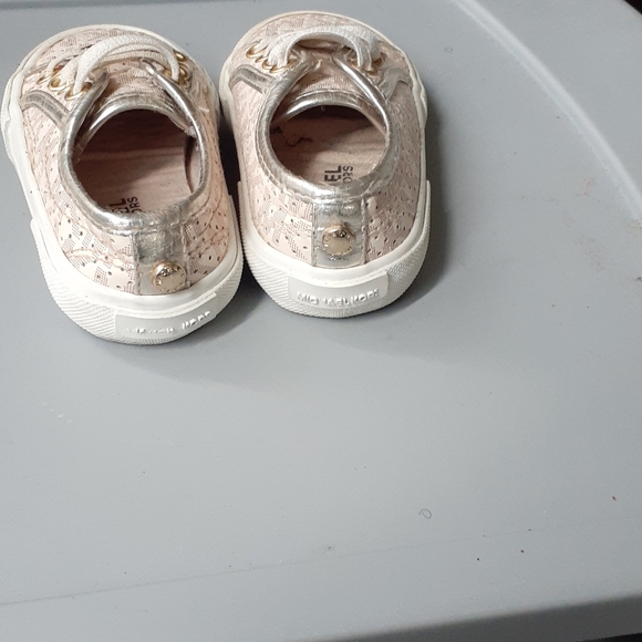 Shoes - Picture 3 of 3